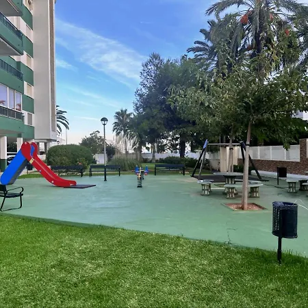 Piso A Pie De Playa Con Piscina Y Vistas Al Mar *